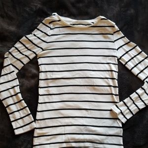 Black & white striped long sleeve tshirt
